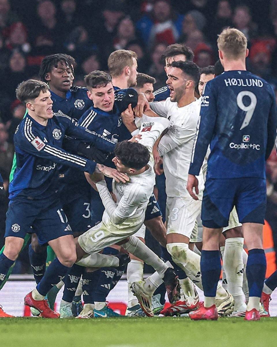 开云体育-包含拜仁慕尼黑对阵曼城，强强对话的词条