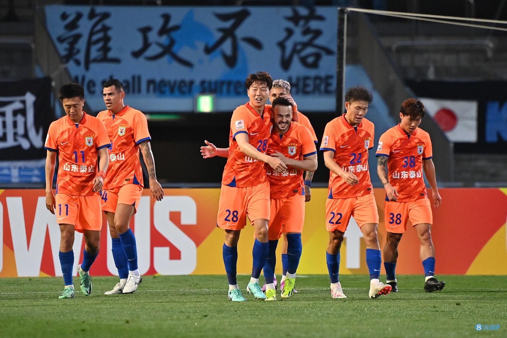 阿贾克斯力克对手,勇闯八强 阿贾克斯力克对手,勇闯八强