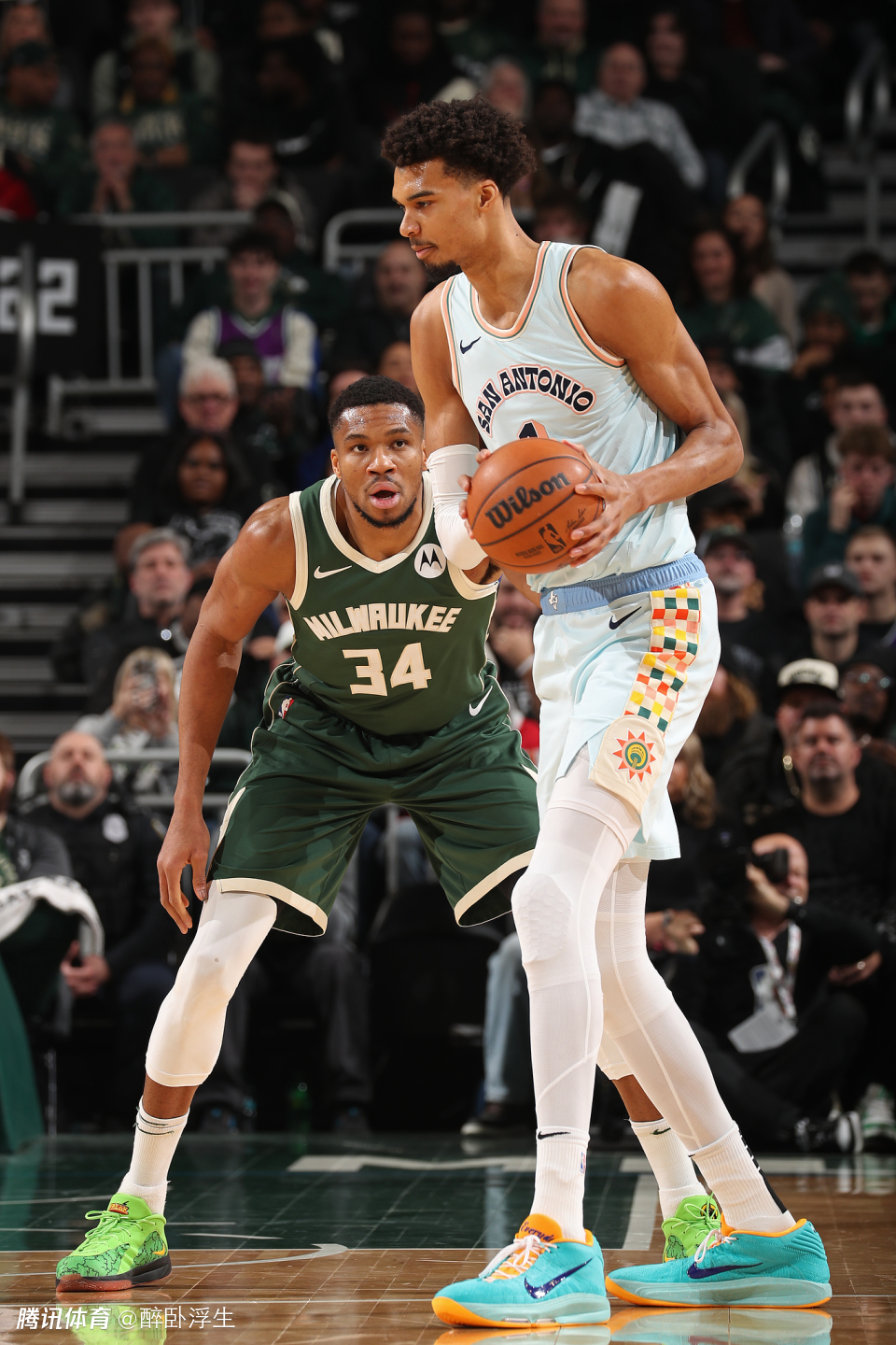 雄鹿击败凯尔特人，亚当斯状态火爆