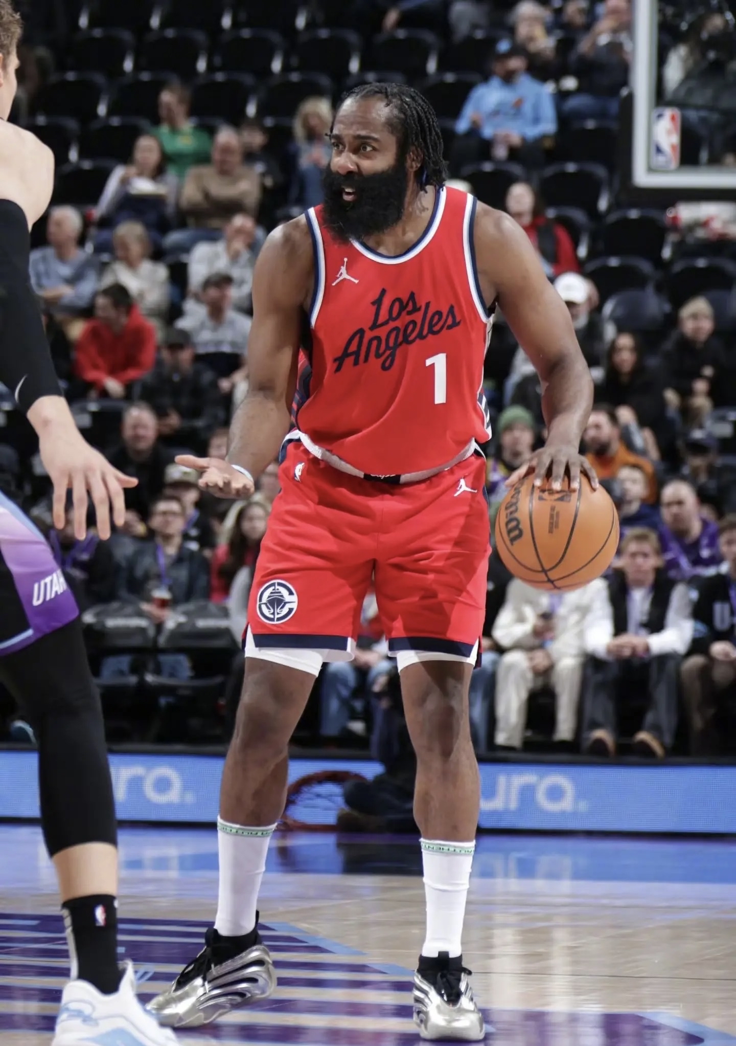 开云体育中国-爵士绝杀快船，战绩继续领先西部