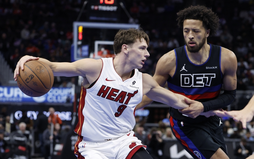 包含【热火战胜活塞】维特斯发威，热火客场战胜活塞的词条