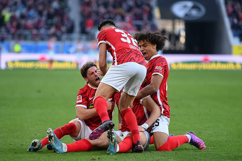 包含摩纳哥客负，积分榜逐步滑落至第五位的词条