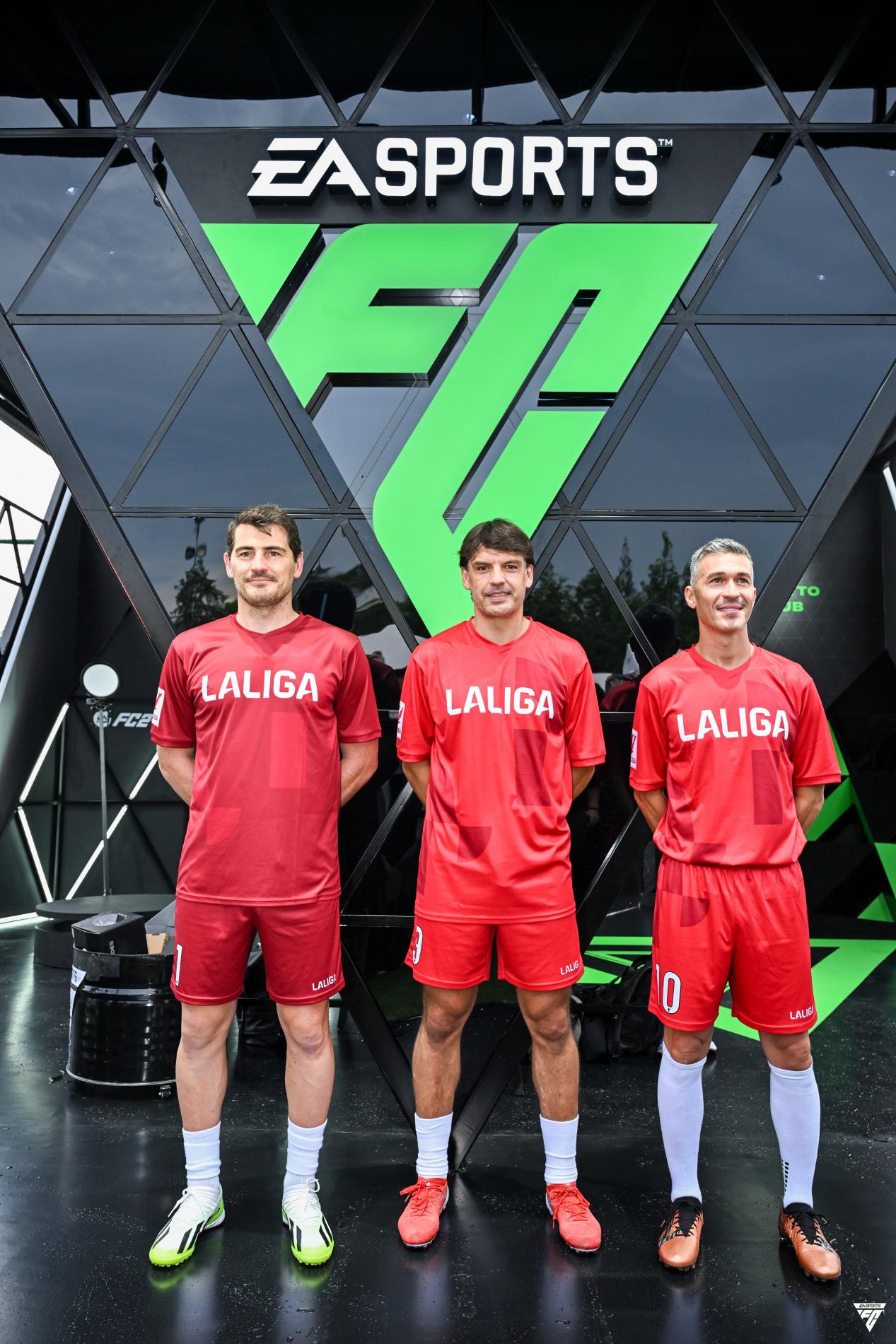 西甲联赛俱乐部邀请中超球员加入