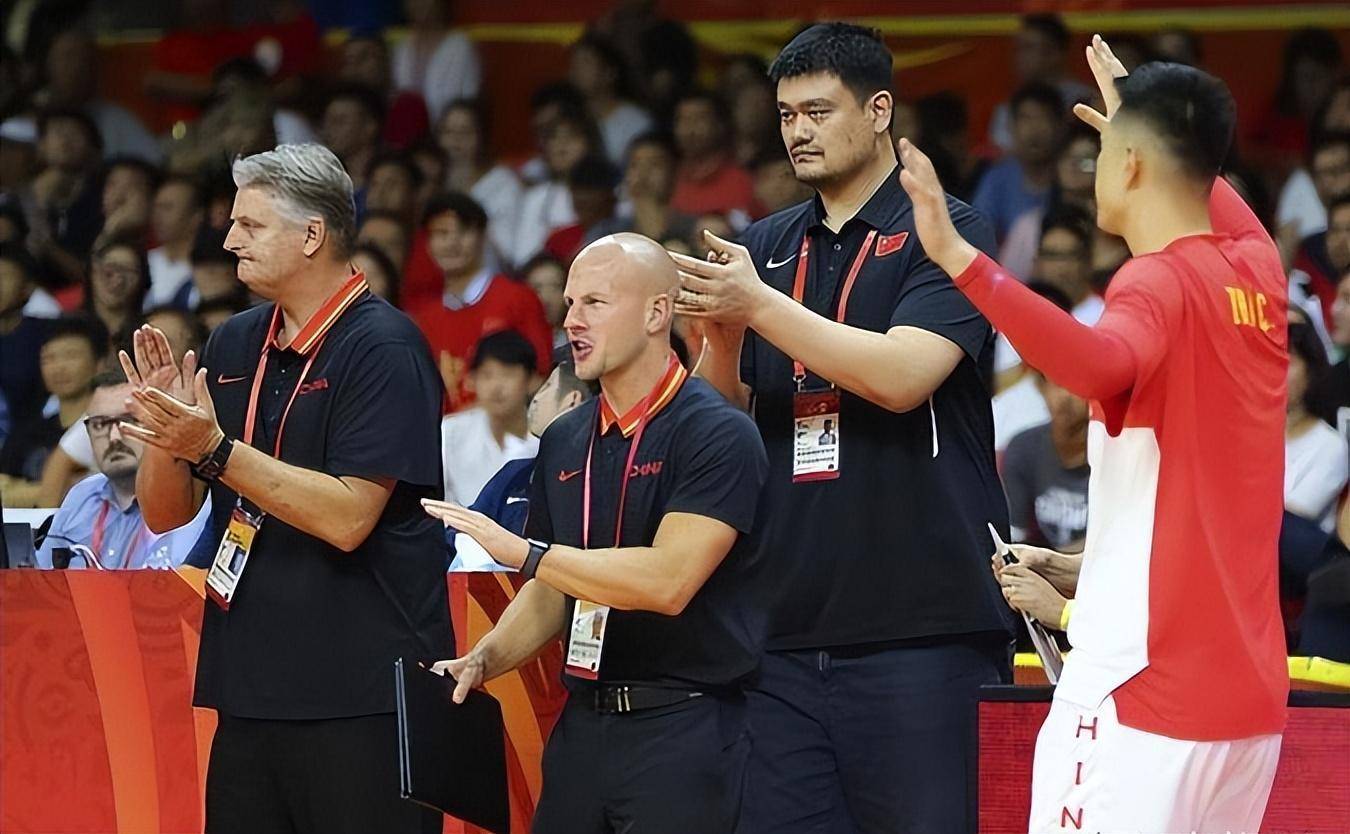 关于老特拉福德遇惨败重返巅峰的路还很遥远的信息