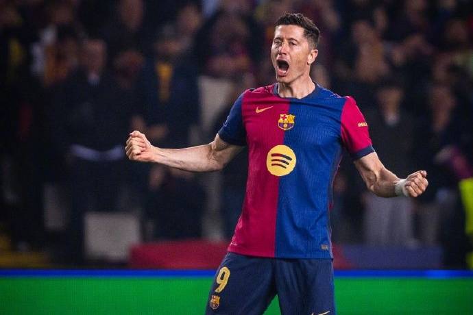 包含多特蒙德击败对手，重返德国联赛前四保持竞争力的词条