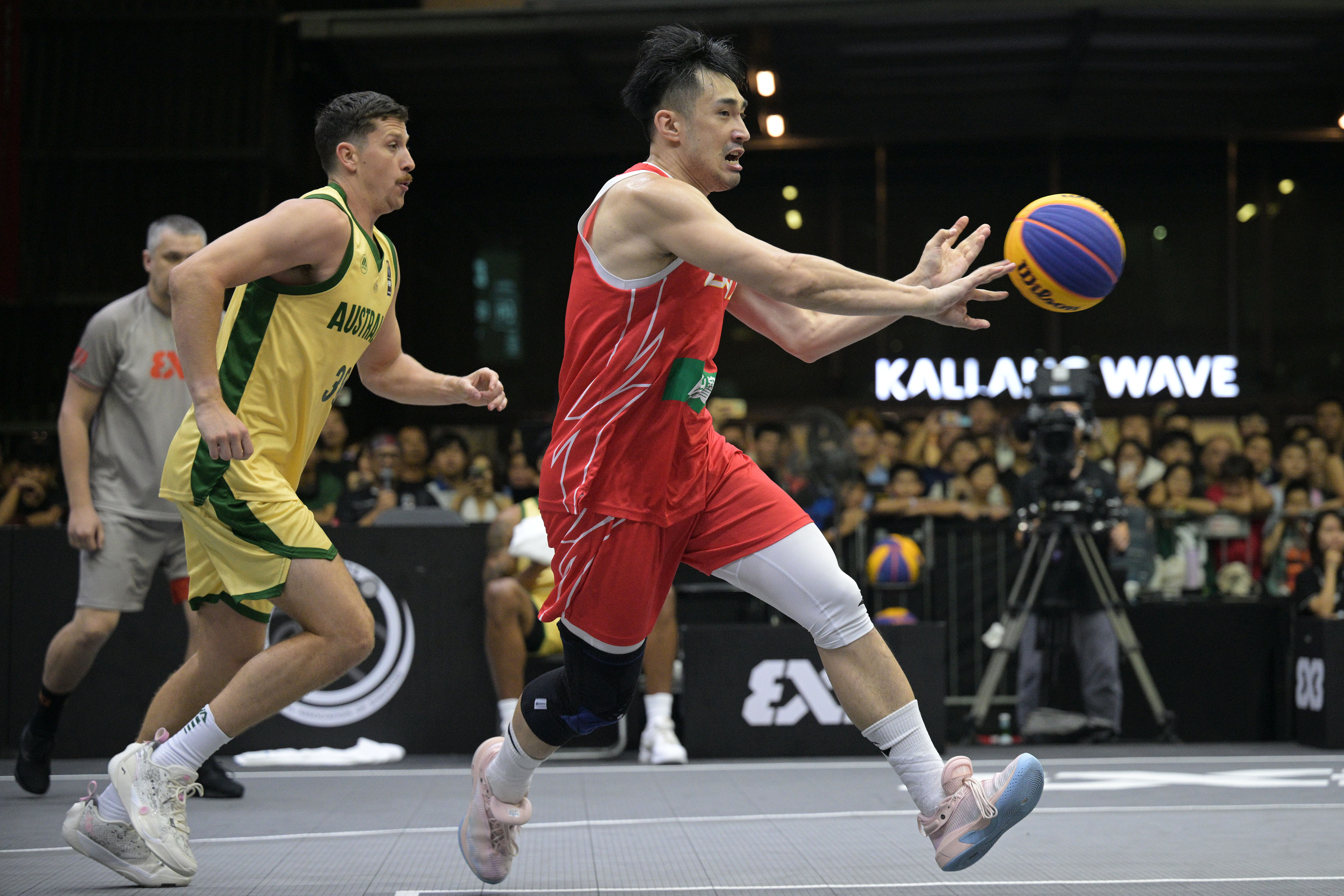 包含亚洲杯篮球赛绝艳开幕，劲爆对攻的词条