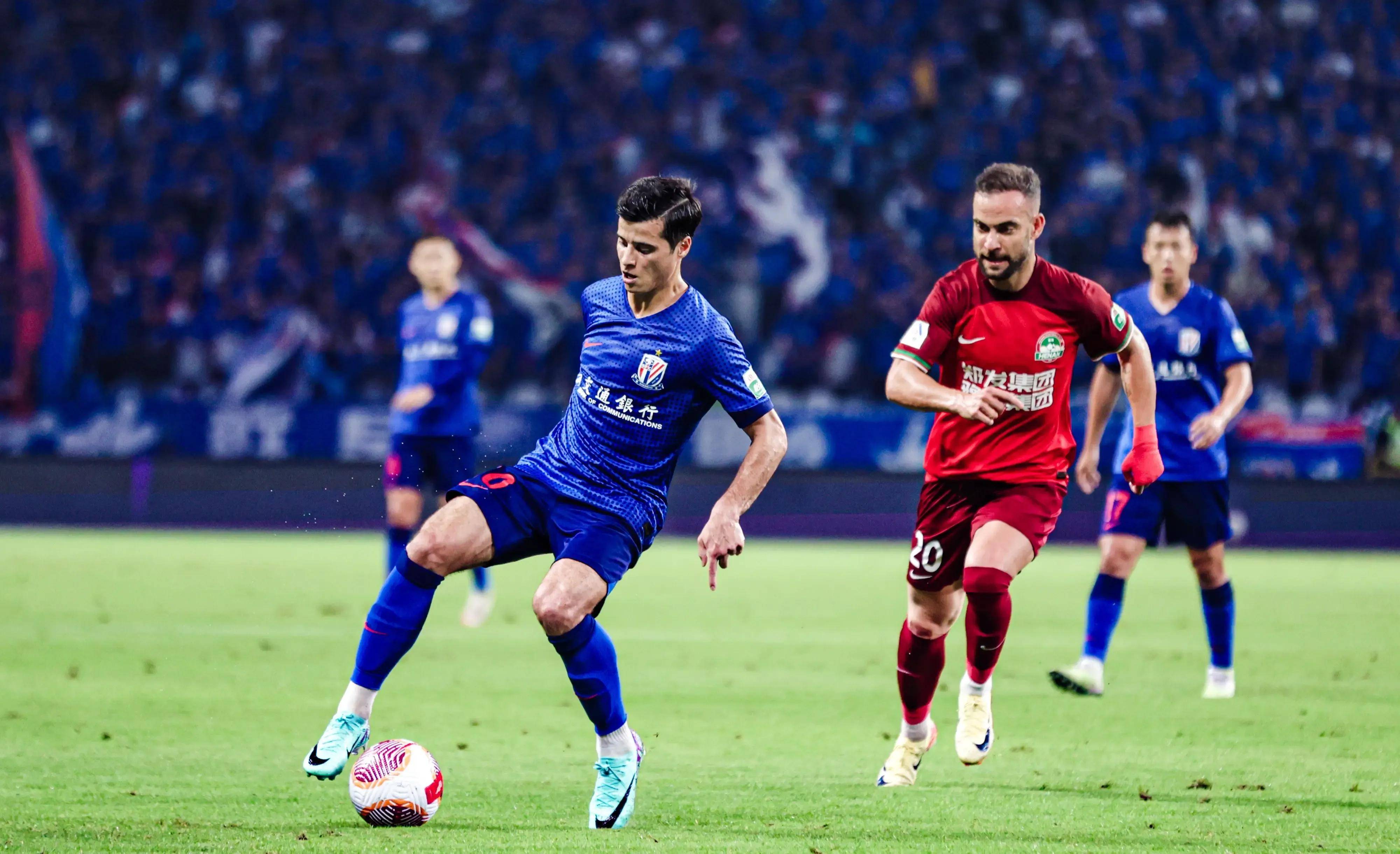 利物浦豪取联赛五连胜，紧咬切尔西领先的简单介绍