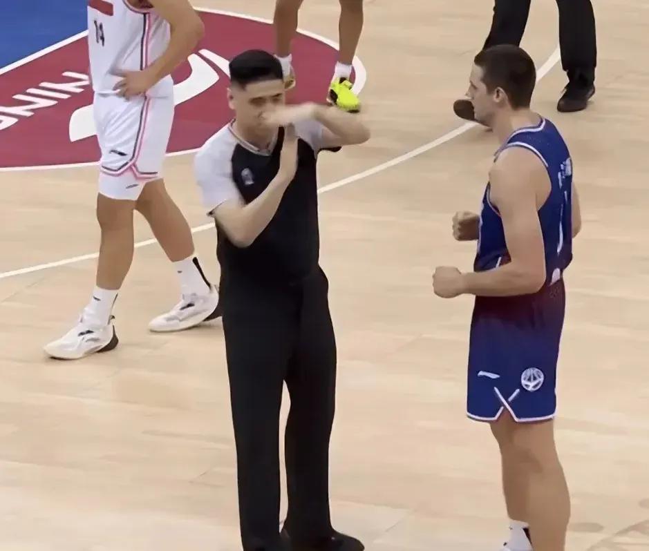 开云体育平台APP-全球球迷关注的焦点，都集中在比赛结果上