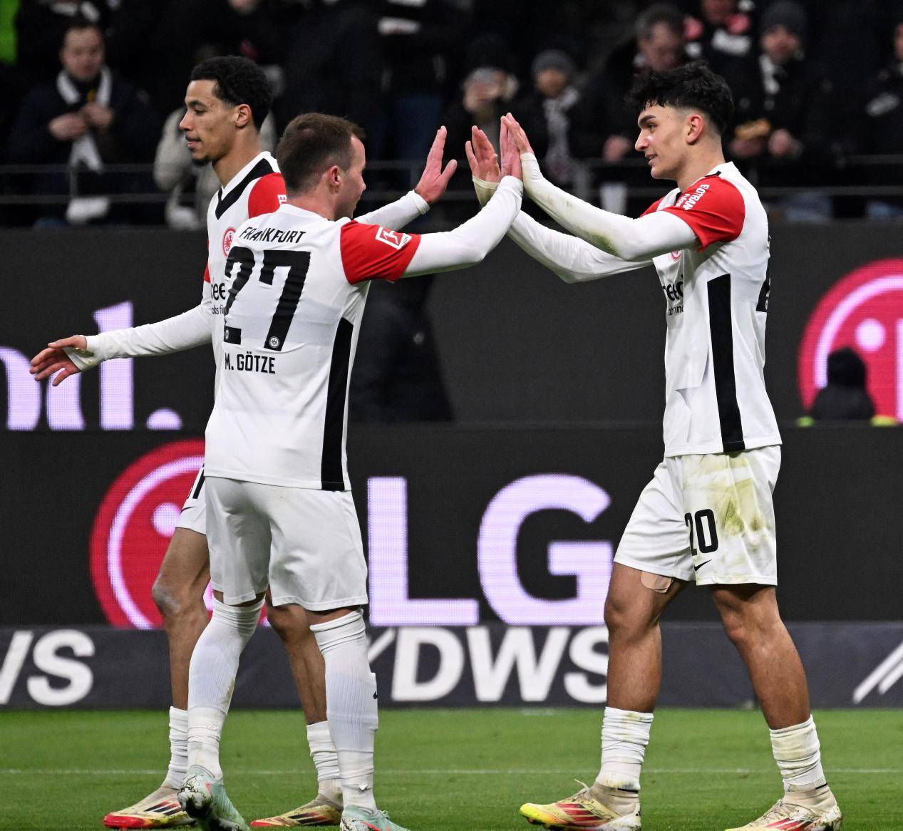 捷克国脚福肖尔斯基破门，霍芬海姆战胜法兰克福