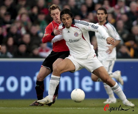 竞技风暴，球场上演精彩一战