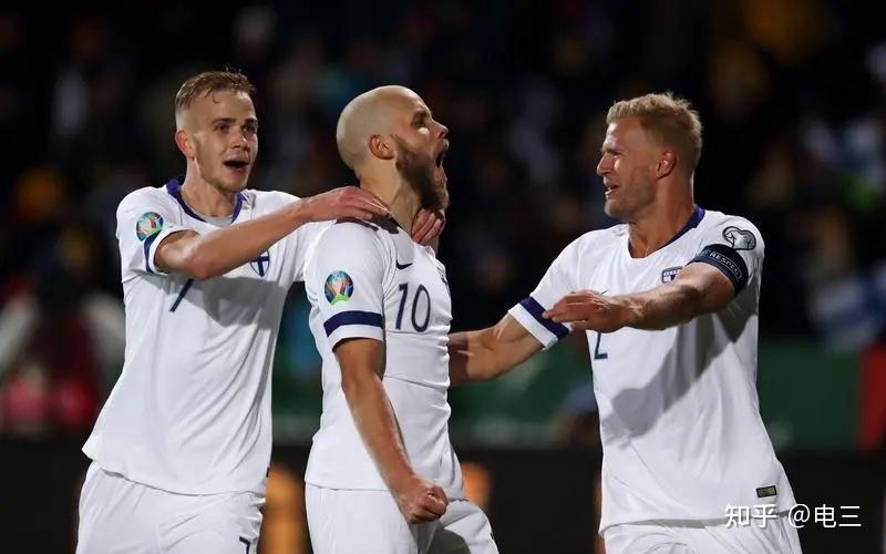 开云体育入口-英格兰队球员与明星合作拍摗写真集