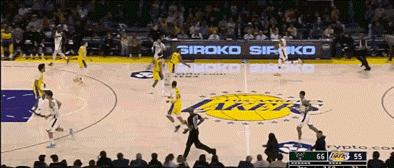 雄鹿客场战胜湖人无人能挡字母哥的势头 雄鹿客场战胜湖人无人能挡字母哥的势头