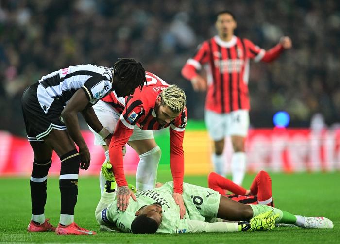 开云APP-佛罗伦萨客场不敌对手，止步颓势