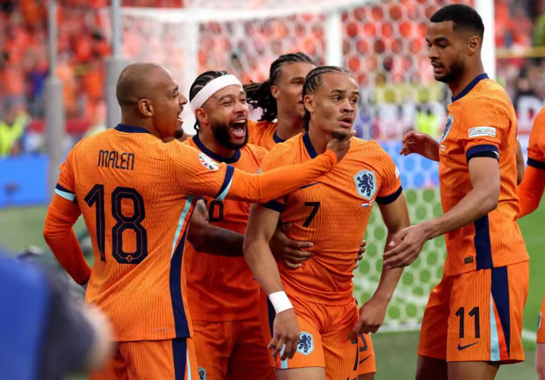 开云体育在线-荷兰队击败英格兰队取得胜利进入淘汰