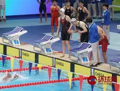 巴哈马选手勇夺女子珍妮环游泳比赛季军 巴哈马选手勇夺女子珍妮环游泳比赛季军