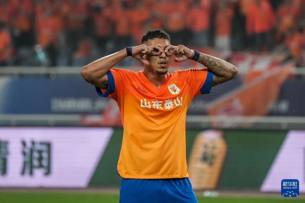 包含鲁能主场战平华夏幸福，保持稳定表现的词条