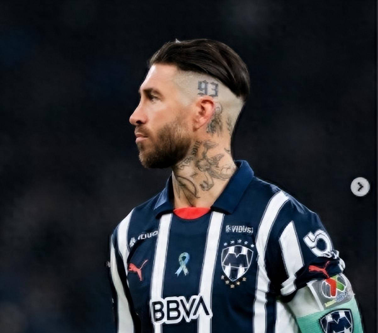 墨西哥女足热身赛场上抢眼表现，令人期待