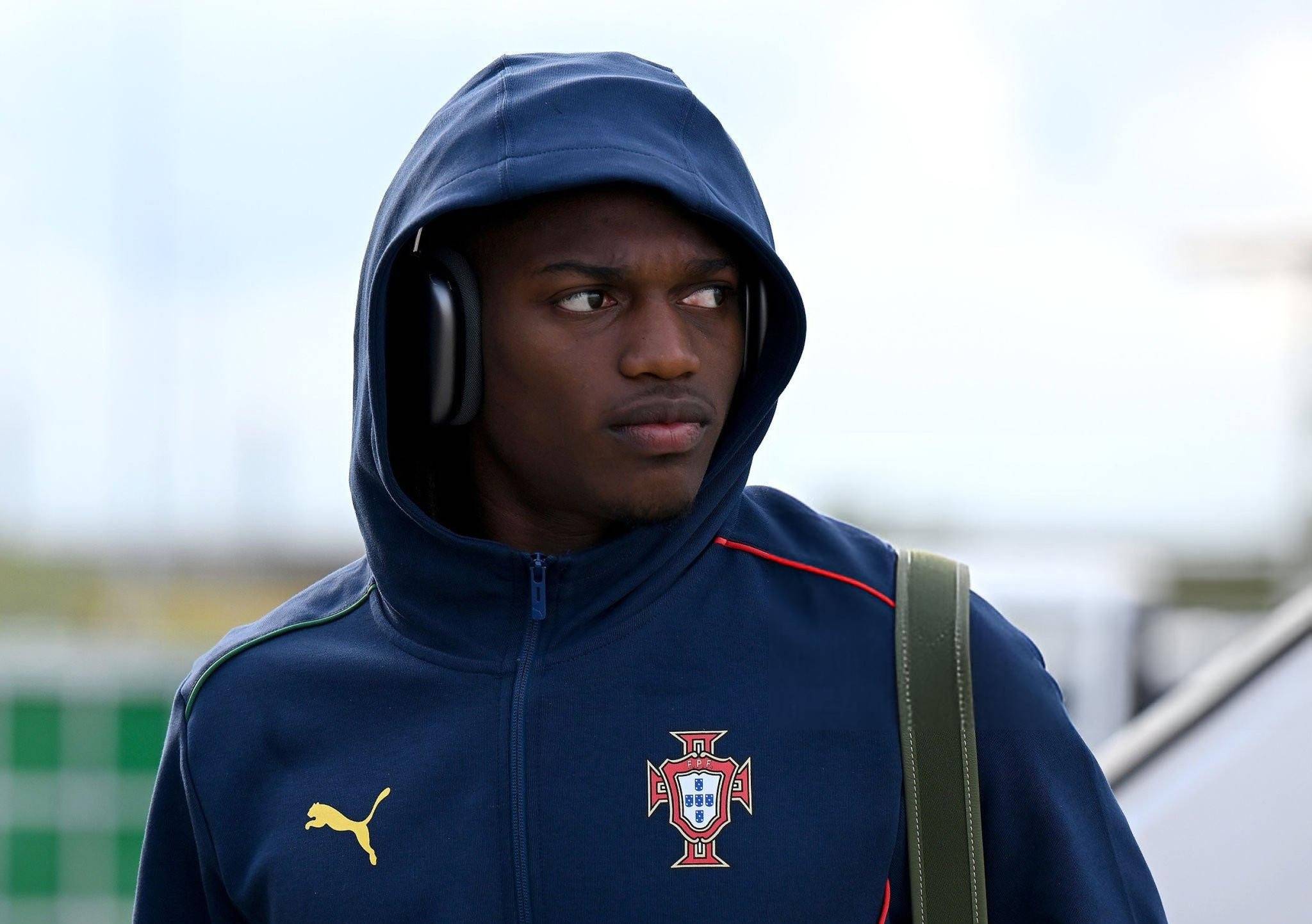 开云体育下载-欧国联半决赛战况激烈，球迷热血沸腾支持球队