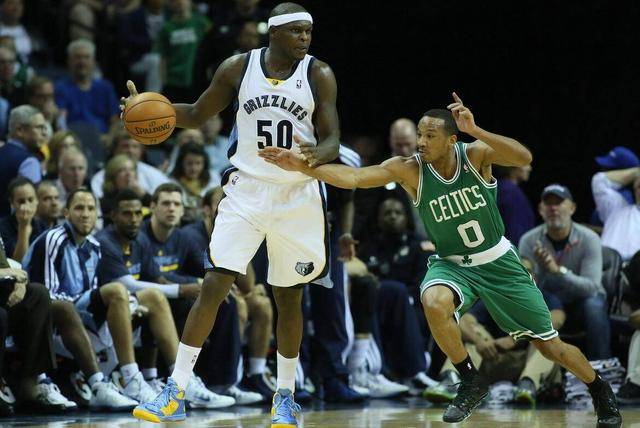 小牛客场击败魔术，止住连败