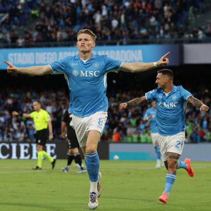 包含那不勒斯客场大胜对手，继续领跑积分榜的词条