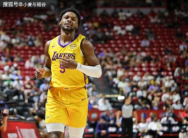 孔雀胜掘金，球员表现漂亮受到球迷喜爱