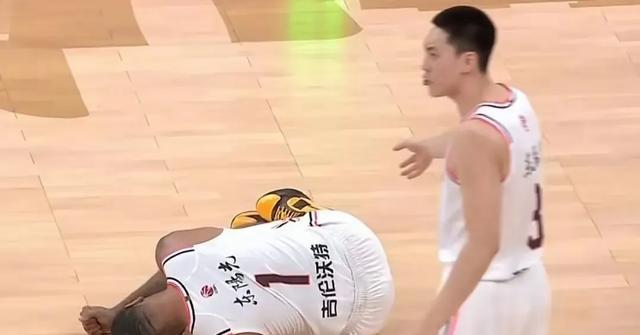 国内篮球联赛呈现激烈较量局面