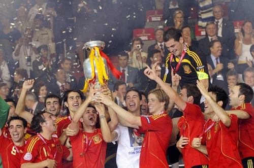 无懈可击！东西对阵激烈，东队最终获胜晋级的简单介绍