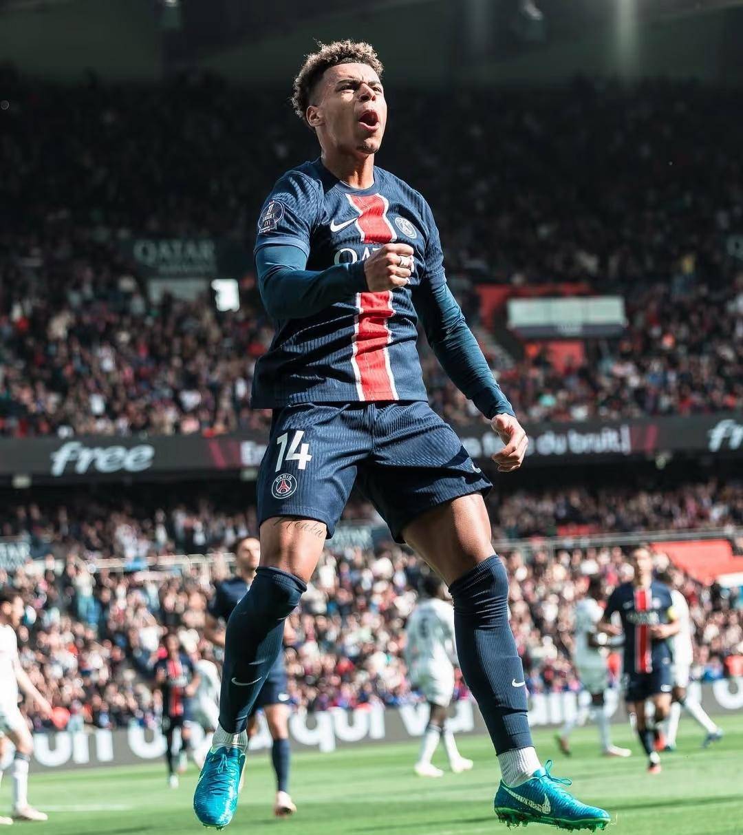 开云平台-巴黎圣日耳曼主场大捷，领先优势扩大