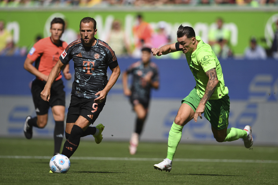 关于球员空接头球攻门射入制胜进球的信息