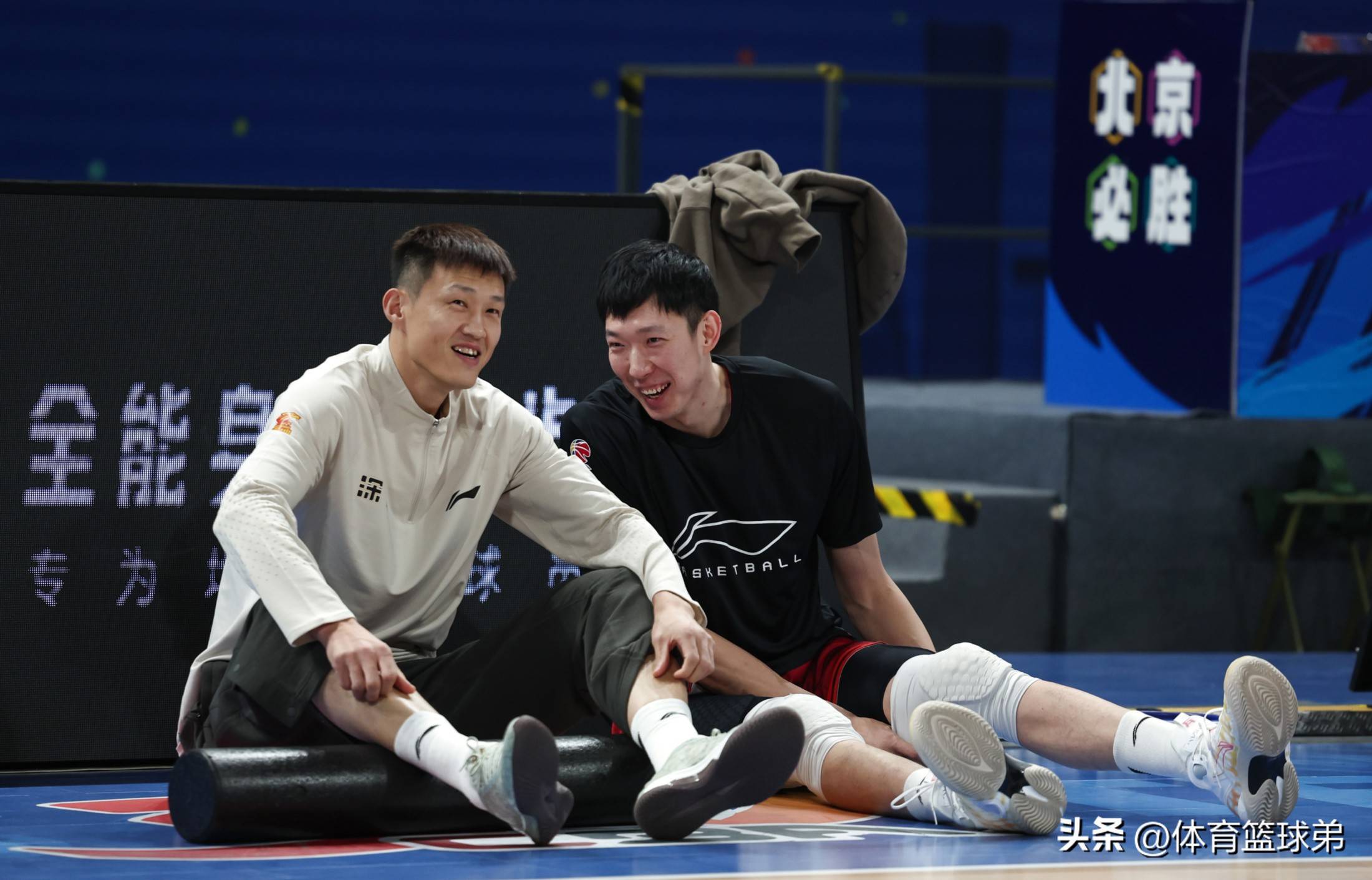 开云体育平台APP-关于对手双主力伤退！球队面临关键时刻挑战的信息