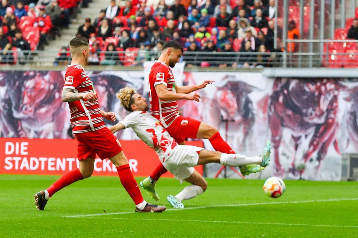 阿贾克斯展现出色团队合作，势不可挡的简单介绍