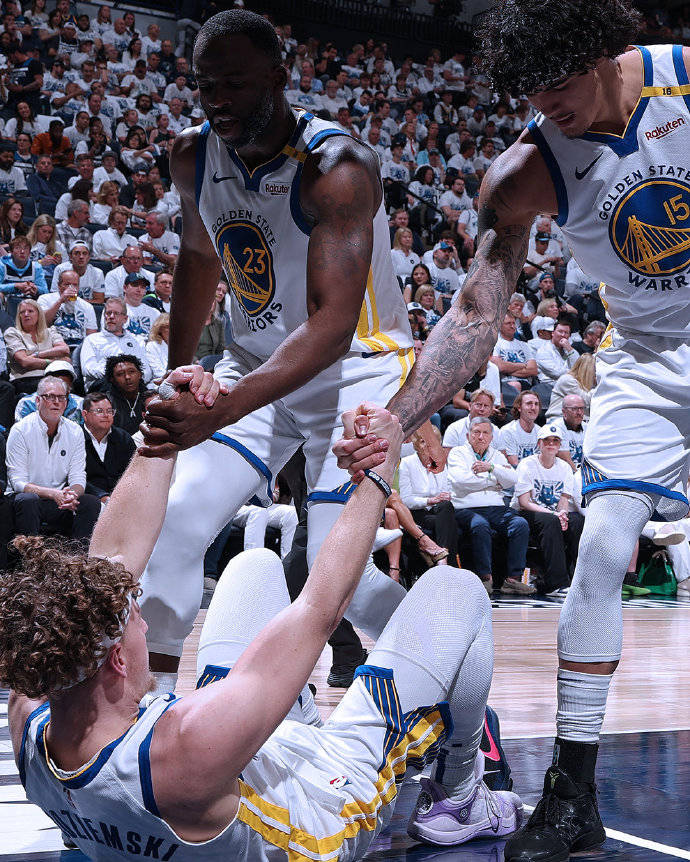 开云APP-湖人晋级西部决赛，再度进军总决赛