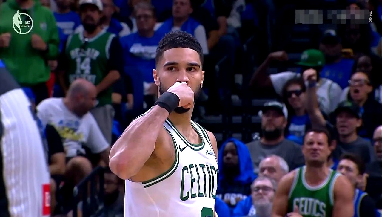 凯尔特人战胜骑士，塔图姆砍下关键三分