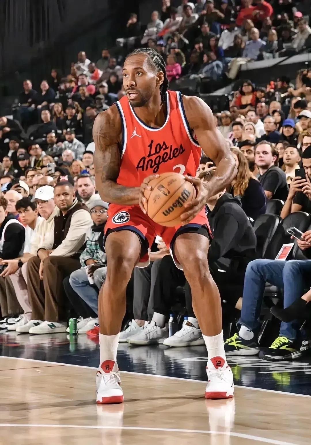 开云下载-快船主场击败骑士，莱昂纳德砍下40分的简单介绍