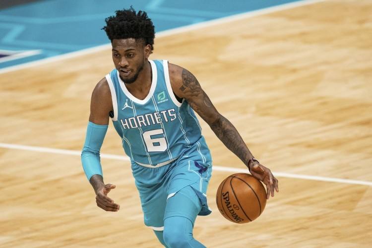 开云体育-关于黄蜂队签下火箭队后卫，意图提升外线进攻的信息