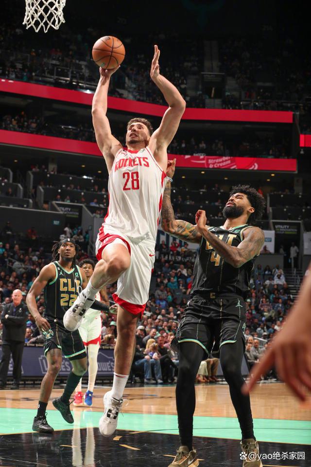 关于黄蜂队签下火箭队后卫，意图提升外线进攻的信息