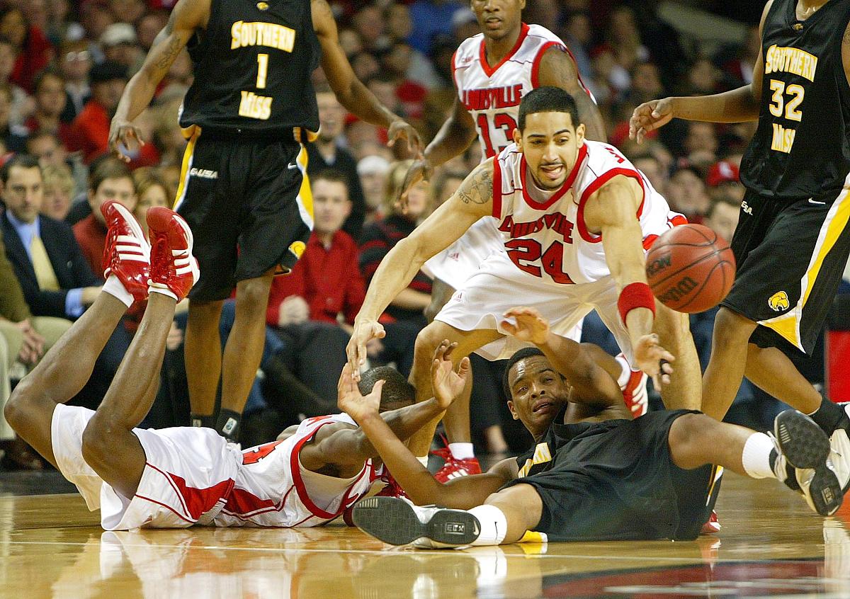 掘金击败火箭一战，将系列赛扳平的简单介绍