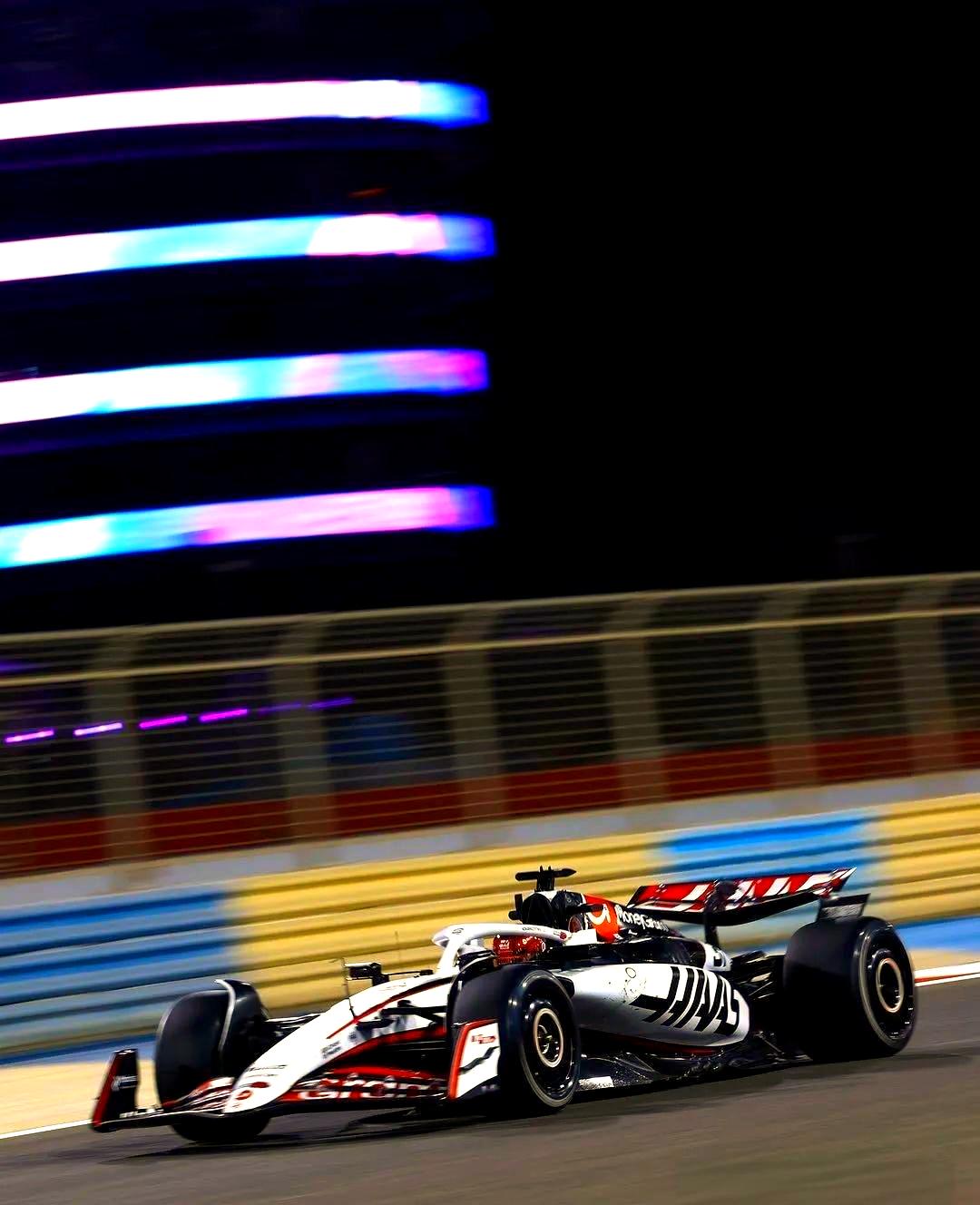 索伯车队轻取哈斯车队，皮亚斯特里点燃赛场的简单介绍