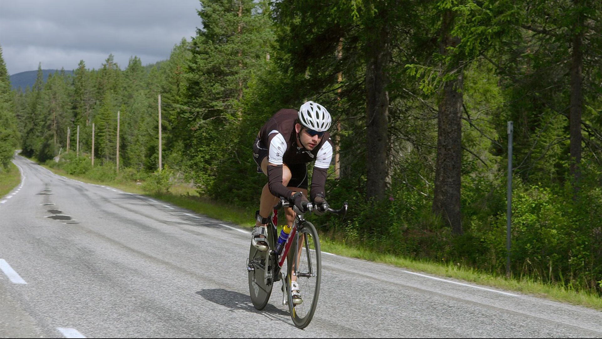 黄蜂群战术，个人英雄主义团队化的胜利